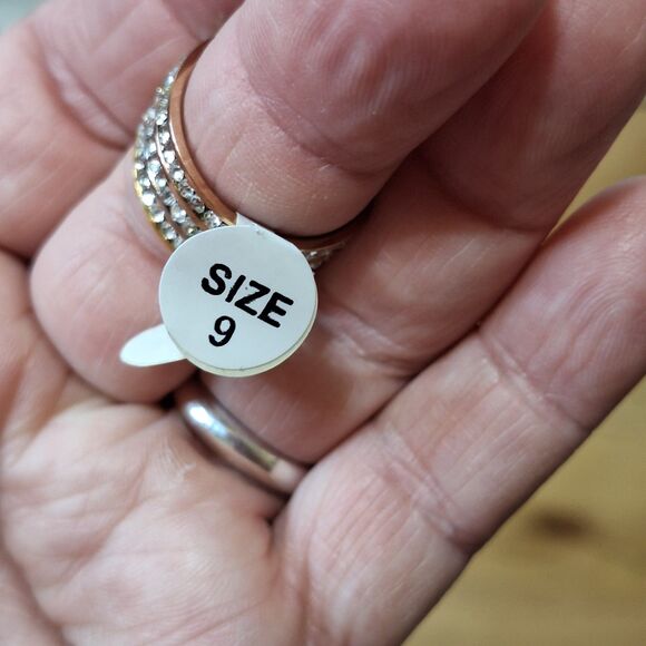 Stainless Steel Ring Set Tricolor 3 Piece‎ Band Yellow Rose White Size 9 NEW - Picture 9 of 11